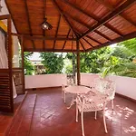 Backpacker Villas